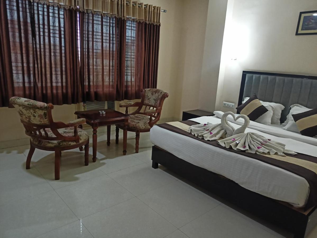 Hotel Jmd International 卡蒂哈尔 外观 照片