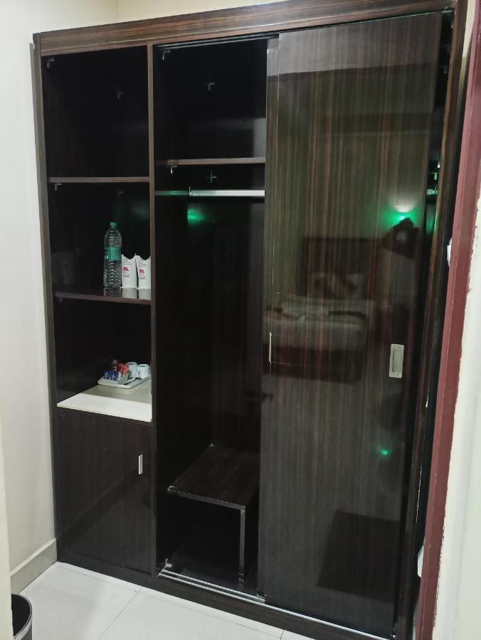 Hotel Jmd International 卡蒂哈尔 外观 照片