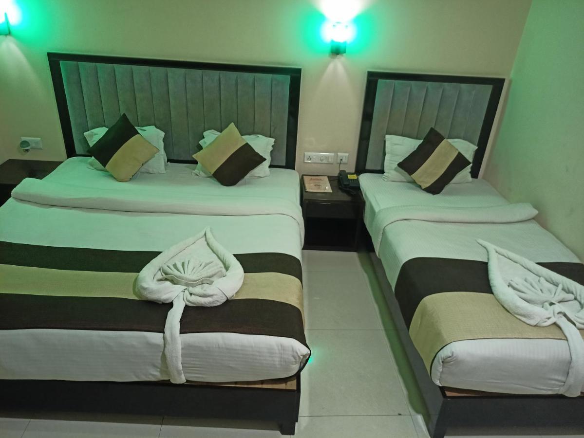 Hotel Jmd International 卡蒂哈尔 外观 照片