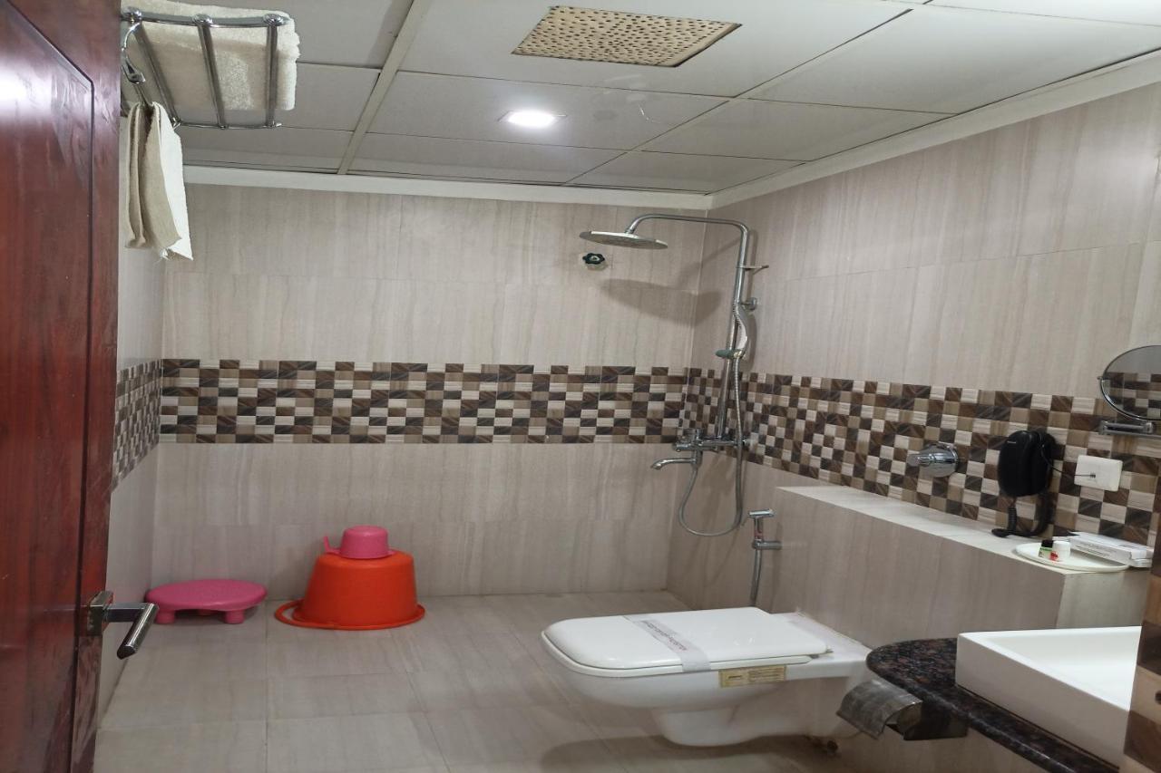 Hotel Jmd International 卡蒂哈尔 外观 照片
